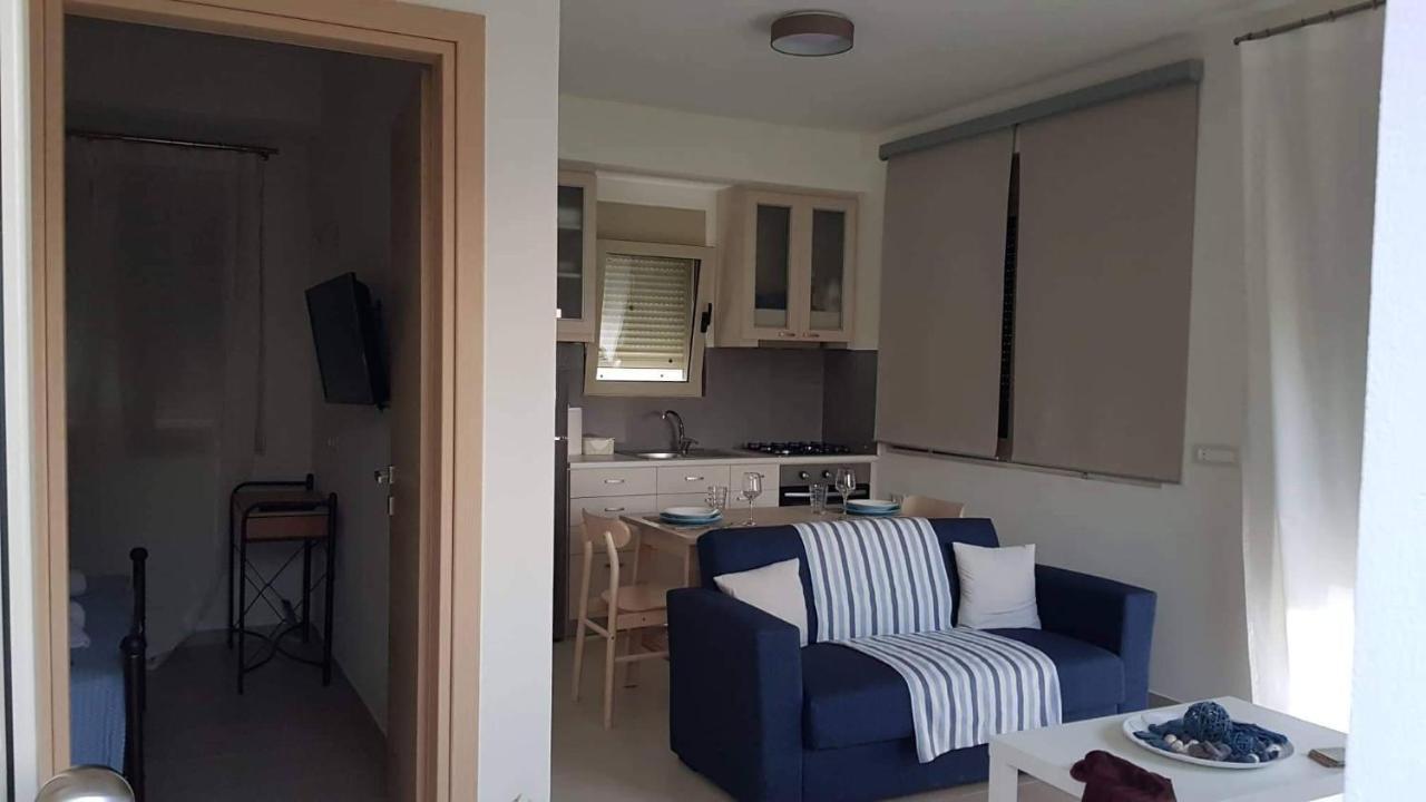 Marina Deluxe Apartments Istro Bagian luar foto