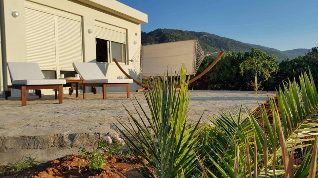 Marina Deluxe Apartments Istro Bagian luar foto